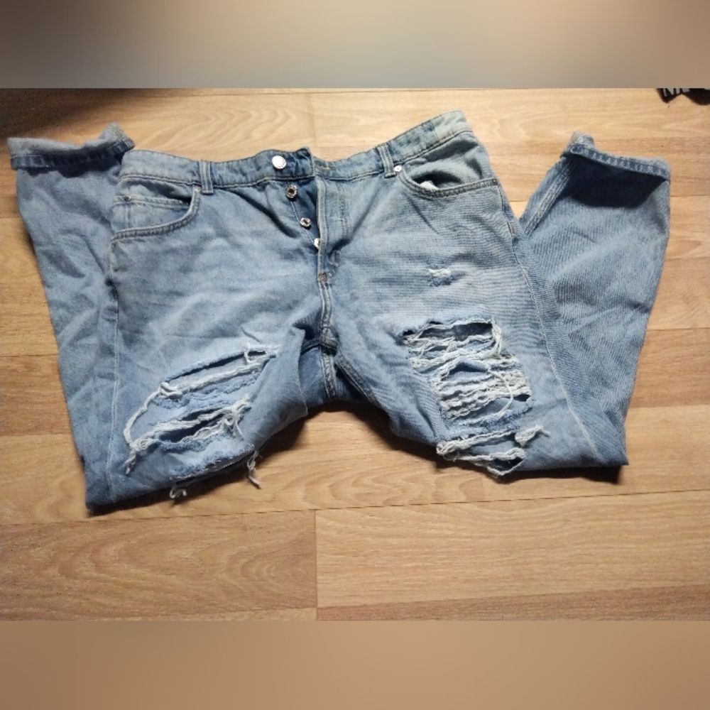 American Eagle Outfitters Light Blue Ripped Boyfriend Jeans